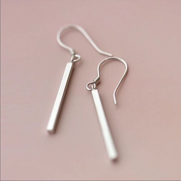 🎉HP🎉New 925 Sterling Silver Skinny Vertical Bar Earrings - Picture 3 of 8
